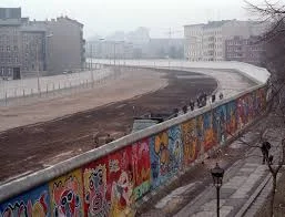 Berlin Wall built - 3/5