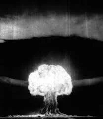 Soviet Union Develops H-bomb - 4/5