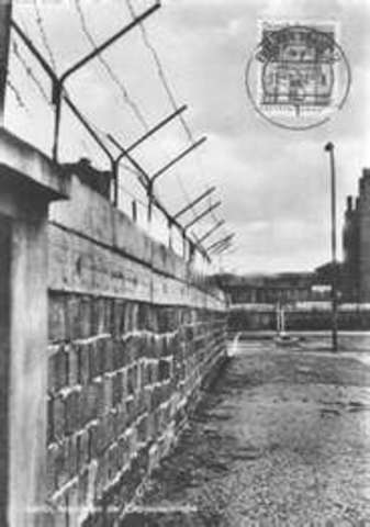 Berliner Mauer wird gebaut