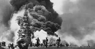 EVA LLANÇA 2 BOMBES ATOMIQUES