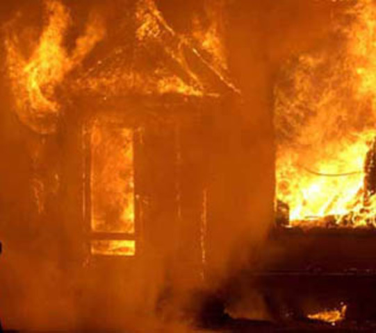 Slottet 3 kronor brinner!