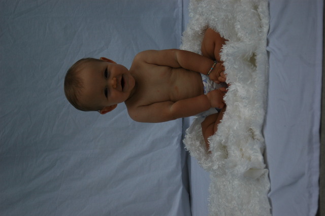 My eyelids could open my weight was around 6.6 pounds