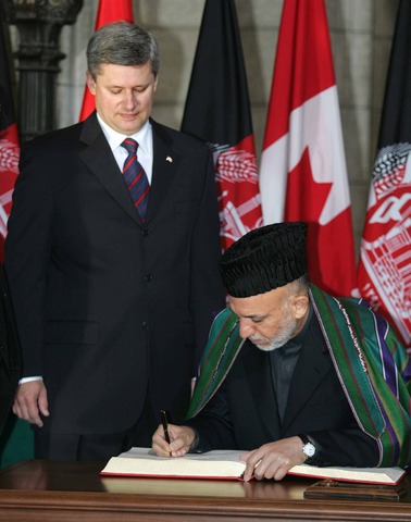 Afghanistan asks Canada to extend mission