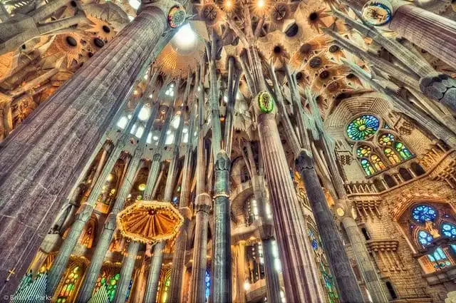 Architectural designs - La Sagrada Familia (Architecture)