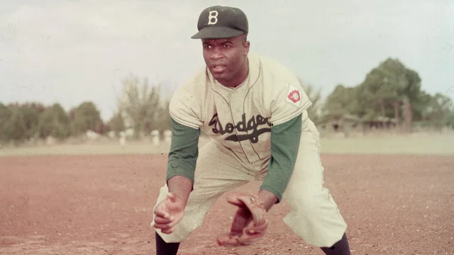 1947: Jackie Robinson breaks MLB color barrier