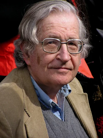 Noam Chomsky reconoce la utilidad del condicionamiento verbal.