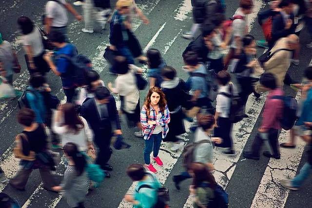 Meyer trata el miedo a los espacios abiertos y a los lugares cerrados y a las multitudes en dos pacientes adultos.