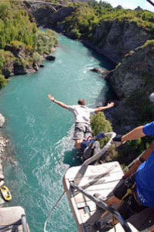 Bungy jumping