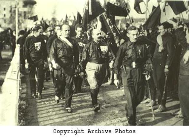 Mussolini re-establishes a Fascist government.