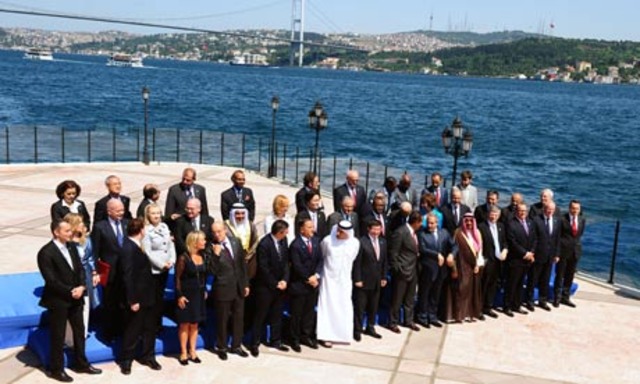 Libyan rebels win recognition and promise of financial support