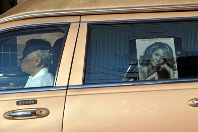 Funeral de Whitney Houston en iglesia de su ciudad natal en EU