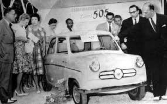 Τα πρώτα  τρίτροχα επιβατικά αυτοκινητα.