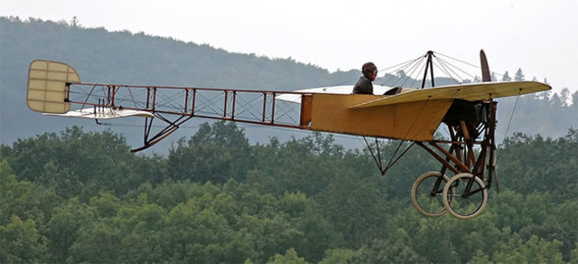 The Wright Brothers make the first successful airplane flight