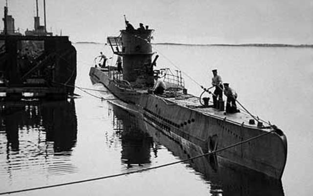 Germans announce their policy of unrestricted submarine warfare