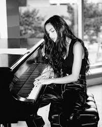 Olivia Rodrigo starts taking piano lessons