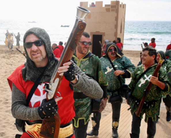 Nobunaga 3000 soilders armed with muskits crushed an enemy force of samurai cavalry