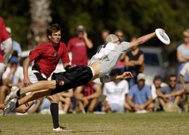 Columbia High School students invent "Frisbee Football"