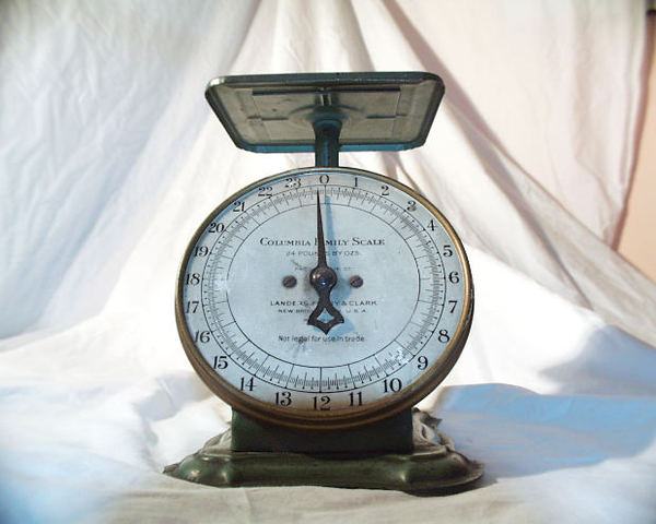 Eyelids can open and weight can be up to 6.6 pounds.