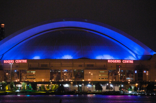 Jays play first game in SkyDome