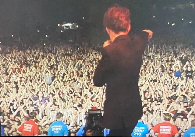 Pulp headline Glastonbury