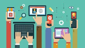 Años 2000: La Era de las Redes Sociales y el Marketing Digital