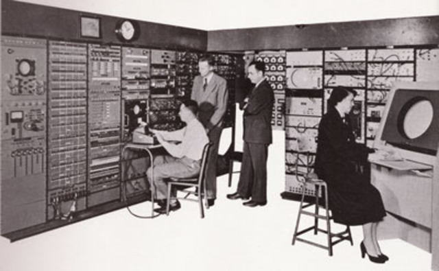 Whirlwind Computer - The First to Display Real Time Video