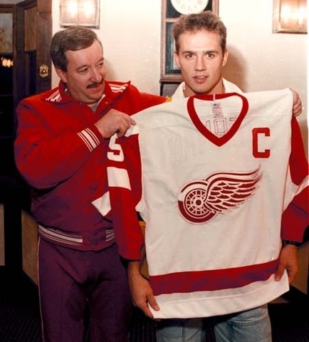 In recognition of his leadership abilities, Yzerman in 1986 was named captain of the Red Wings, becoming at age 21 the youngest captain in franchise history.
