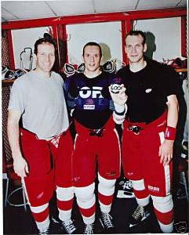 He scored his 600th career goal on November 26, 1999