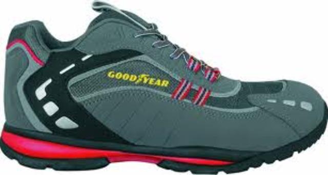 Παπουτσια με λάστιχο.