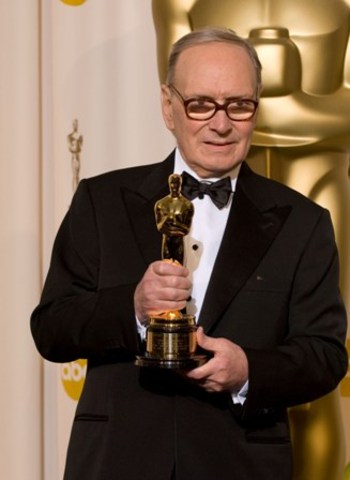 Morricone ha ricevuto un Academy Award onorario il 25 febbraio 2007, presentato da Clint Eastwood, "per i suoi magnifici e sfaccettati contributi all'arte della musica da film".