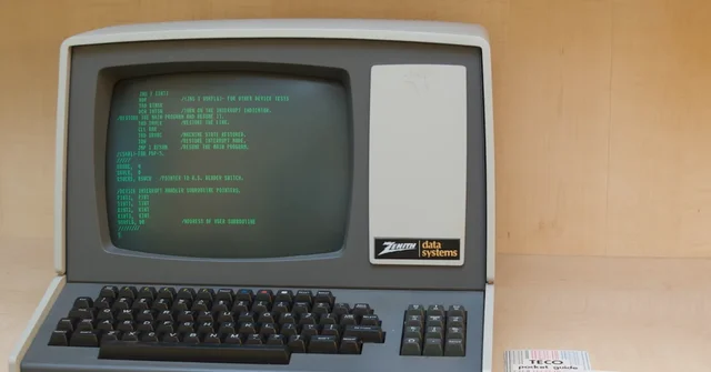 Primeras computadoras en la enseñanza