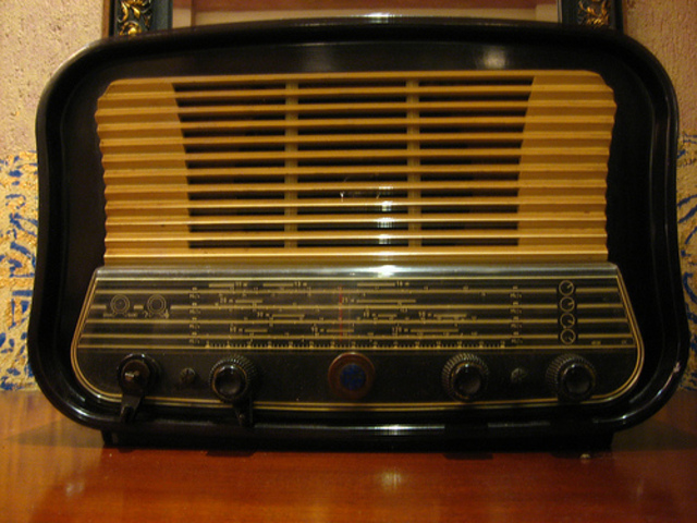 Δημιουργία ραδιοφωνικών εκπομπών  σε όλες τις χώρες