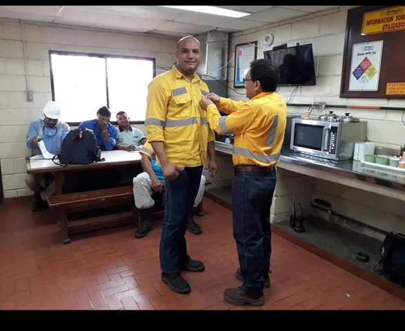 MI PRIMER EMPLEO