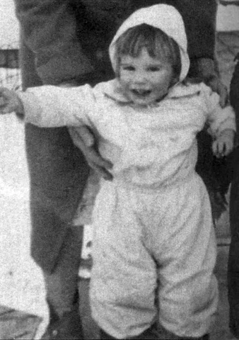 Neil Armstrongs 2 year old daughter dies