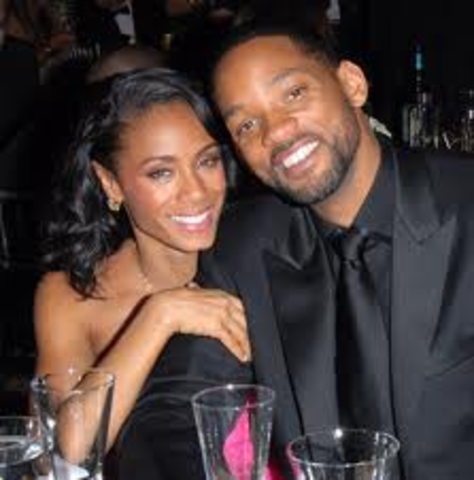Marries actress Jada Pinkett.