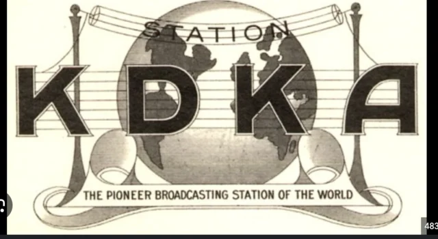 KDKA goes on the air from Pittsburgh