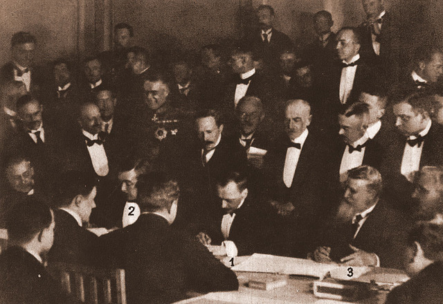 Germany and Russia sign the treaty of Brest-Litovsk