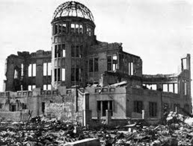 United States drops atomic bomb on Hiroshima, Japan
