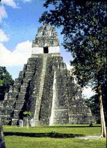 Tikal the first great Maya city = new ideas