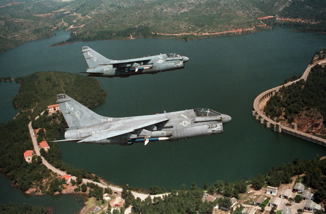 U.N. begins bombing against Iraq to withdraw from Kuwait.