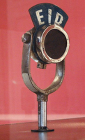 Ίδρυση του Εθνικού Ιδρύματος Ραδιοφωνίας