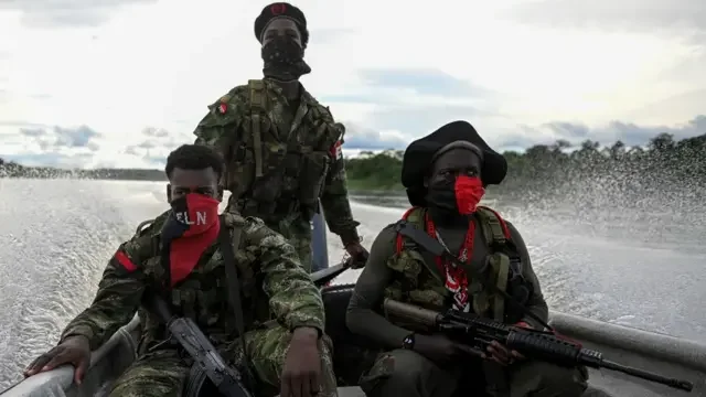 Renacimiento de grupos armados, como el ELN y disidencias de las FARC