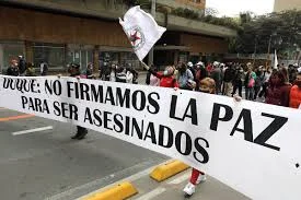 EL PAPEL DE LOS PARAMILITARES Y EL PROCESO DE DESMOVILIZACION