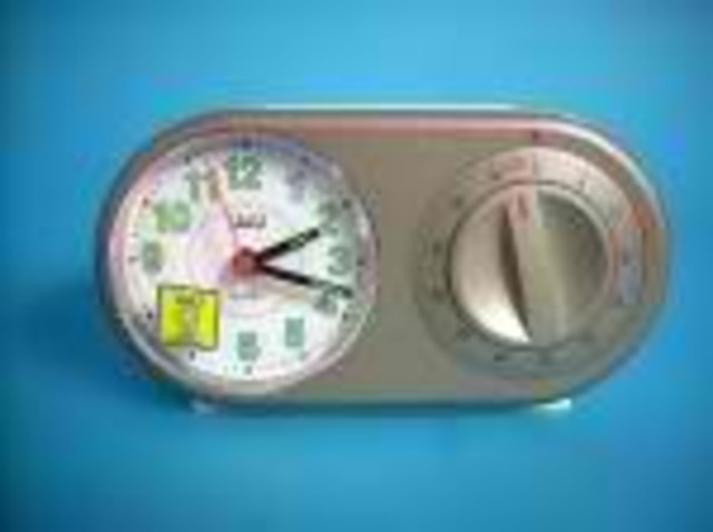 πρωτα επιτραπεζια ρολογια