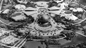 EPCOT se inaugura