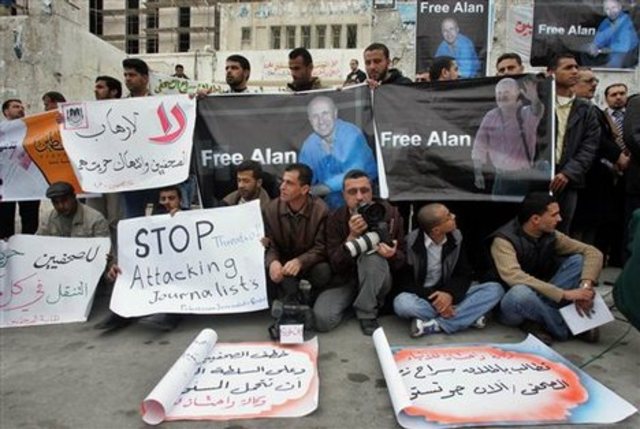 England's Parliament formally concedes the right of journalists to cover its proceedings