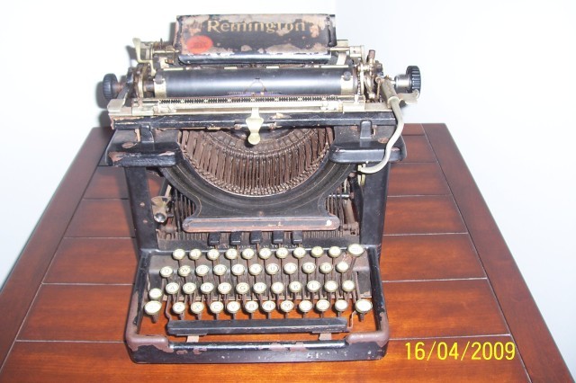 Remington Manual Typewriter