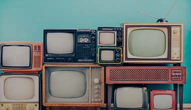 Uso del primer aparato de televisión.