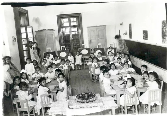 Escuela de párvulos para niños y niñas