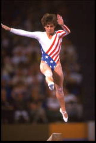 Mary Lou Retton Stunnes Gymnastics
